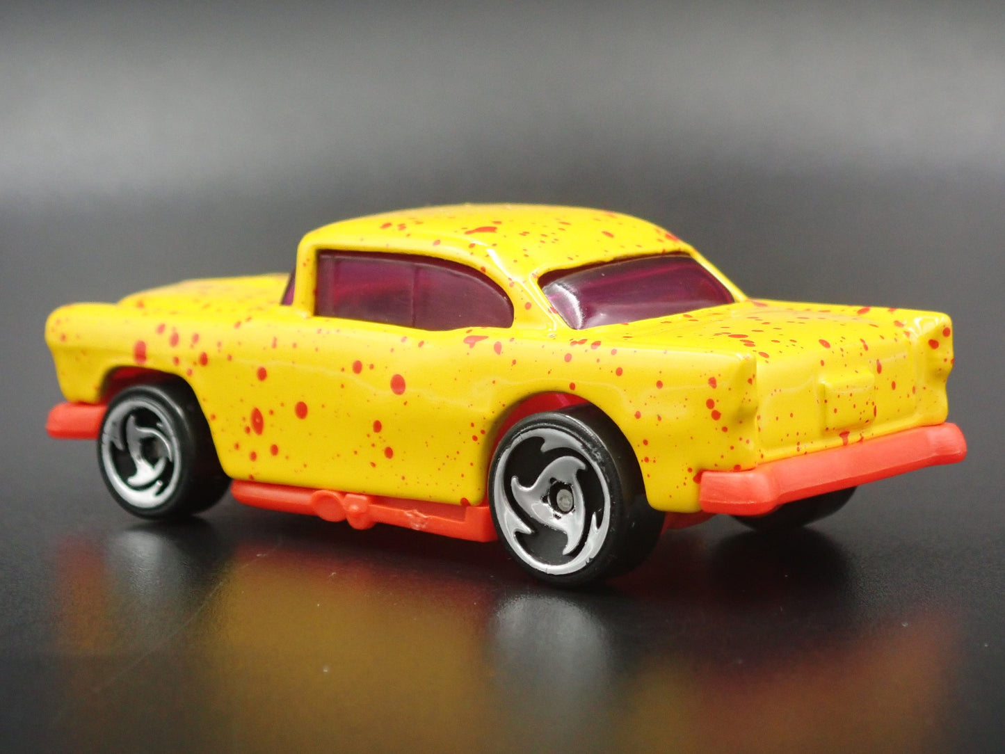 1955 55 CHEVY CHEVROLET BEL AIR 1:64 SCALE COLLECTIBLE DIORAMA DIECAST MODEL CAR