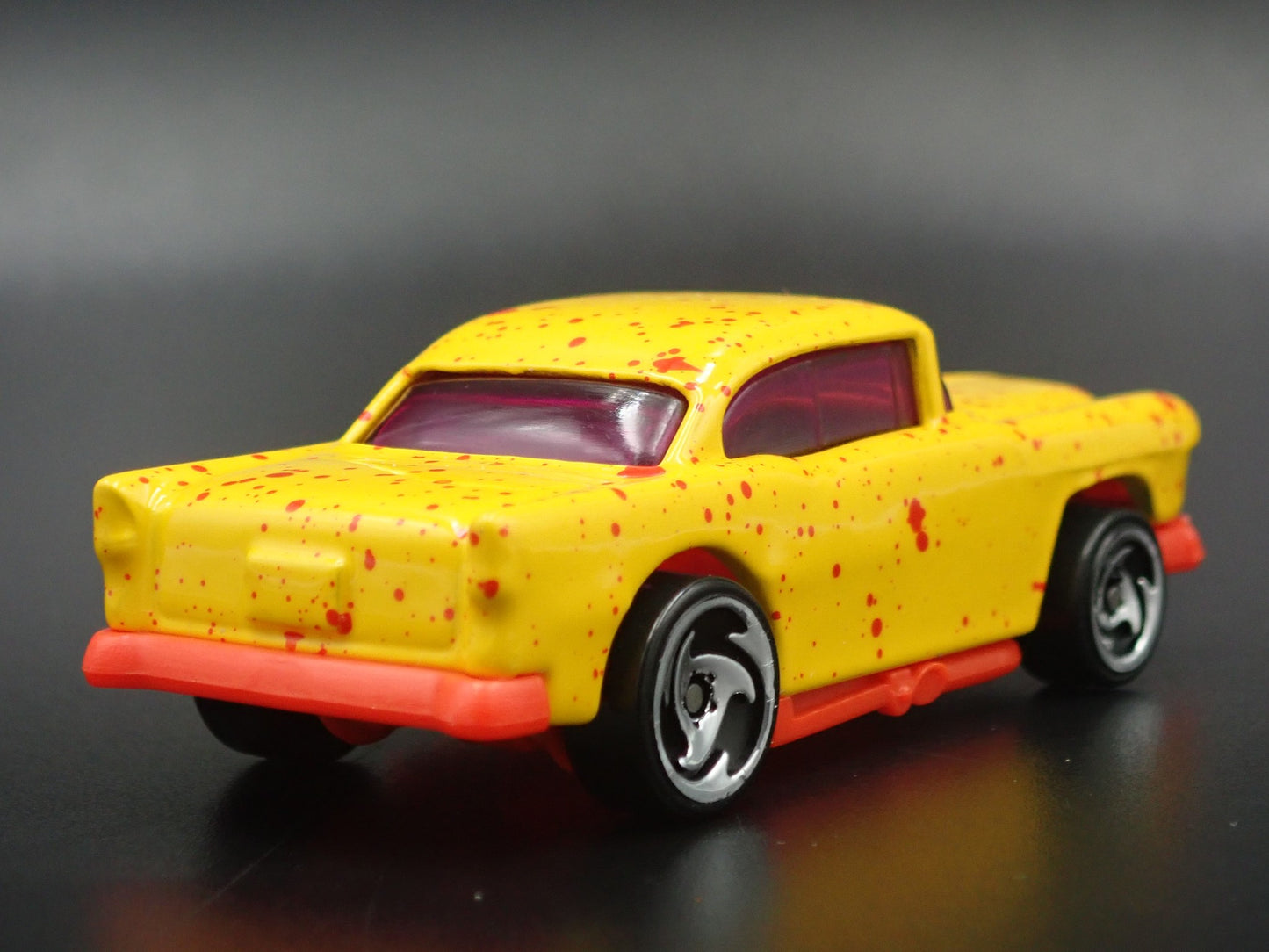 1955 55 CHEVY CHEVROLET BEL AIR 1:64 SCALE COLLECTIBLE DIORAMA DIECAST MODEL CAR