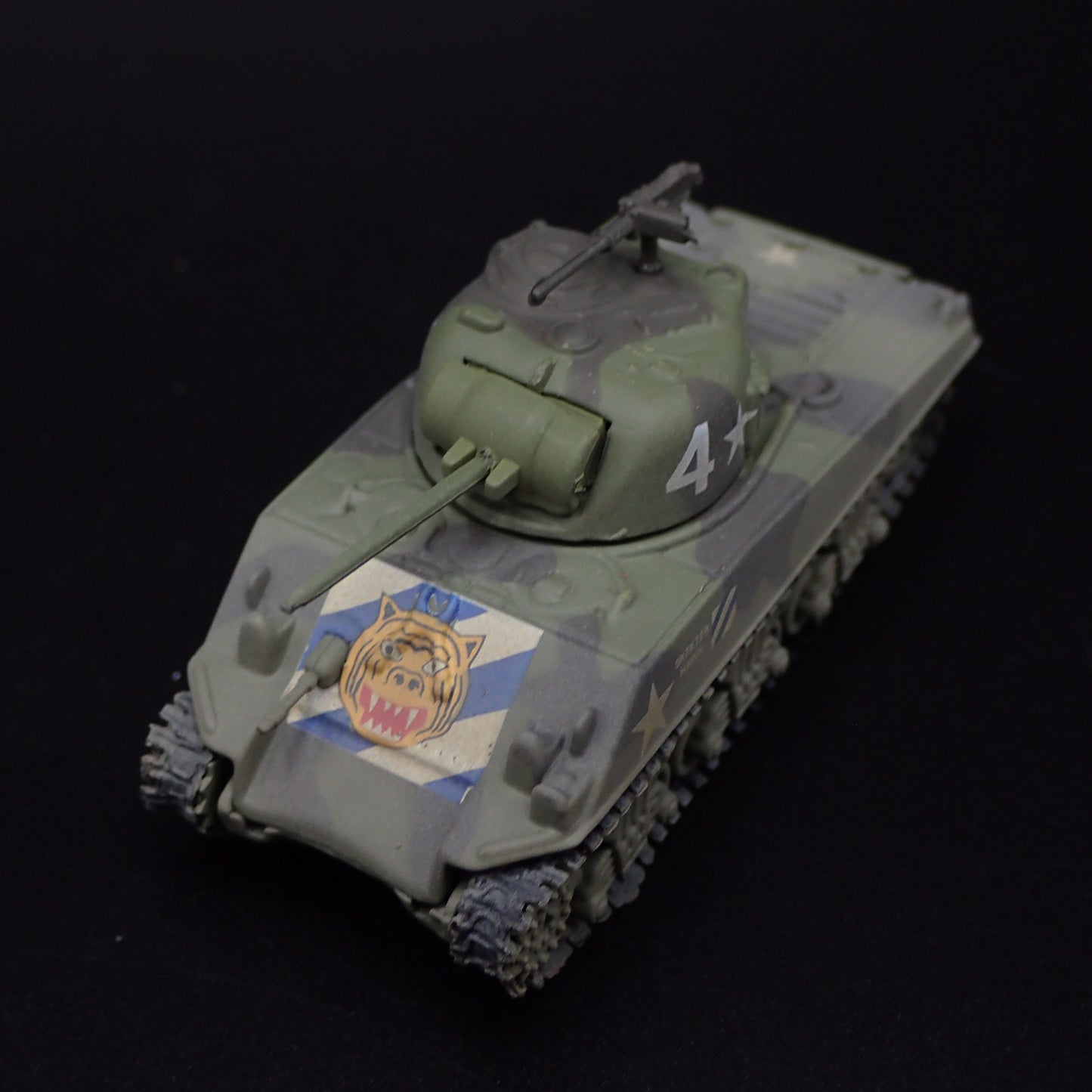 KOREAN WAR M4A3 SHERMAN TANK ARMY MILITARY 1:100 SCALE DIORAMA DIECAST MODEL CAR