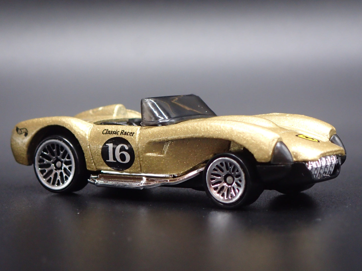1952-1964 FERRARI 250 CONVERTIBLE GOLD 1:64 SCALE DIORAMA DIECAST MODEL CAR