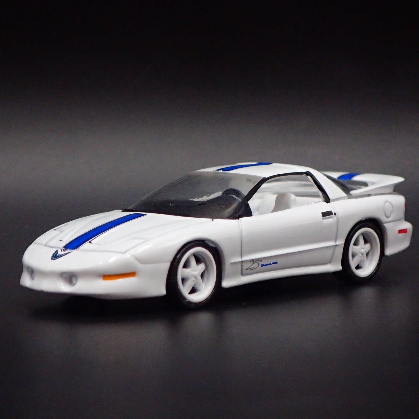 1994 94 PONTIAC FIREBIRD TRANS AM T/A 1:64 SCALE COLLECTIBLE DIECAST MODEL CAR