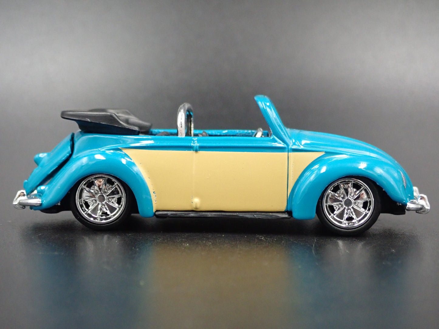 VW VOLKSWAGEN BEETLE BUG CABRIOLET CONVERTIBLE BLUE 1:64 SCALE DIECAST MODEL CAR
