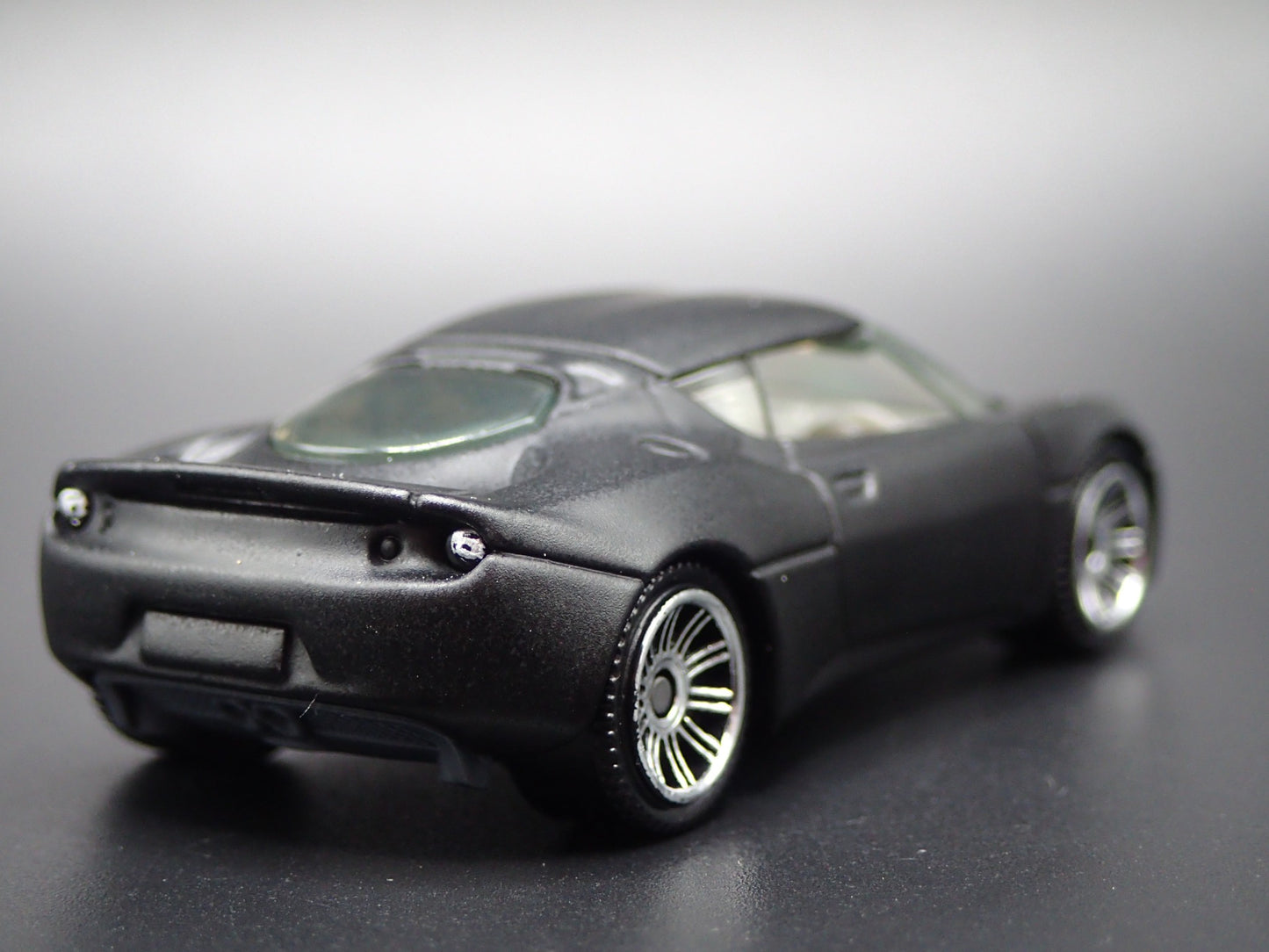 2010-2021 LOTUS EVORA BLACK 1/64 SCALE COLLECTIBLE DIORAMA DIECAST MODEL CAR