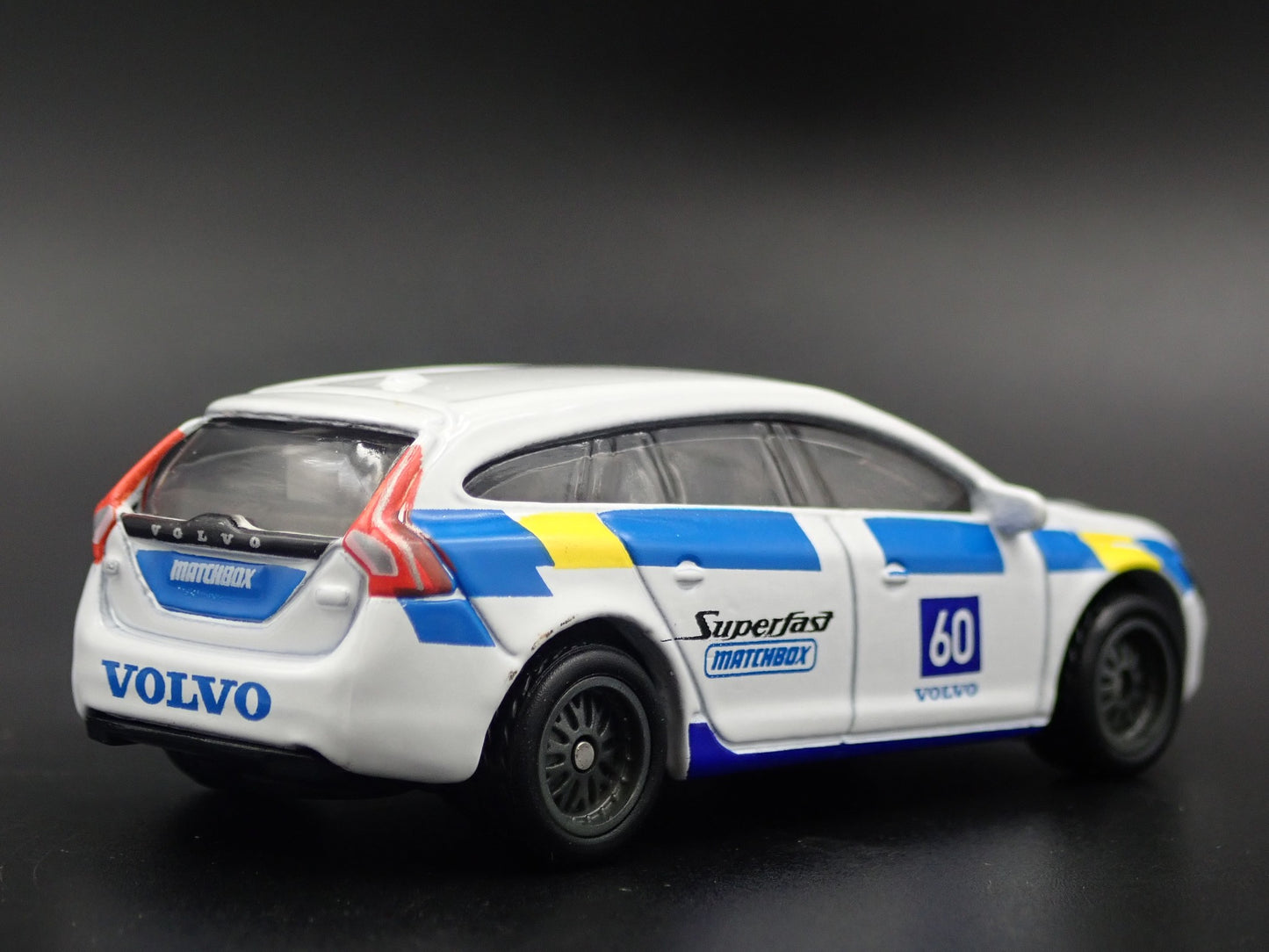 2011-2018 VOLVO V60 STATION WAGON WHITE 1:64 SCALE COLLECTIBLE DIECAST MODEL CAR