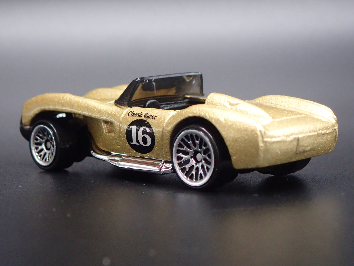 1952-1964 FERRARI 250 CONVERTIBLE GOLD 1:64 SCALE DIORAMA DIECAST MODEL CAR