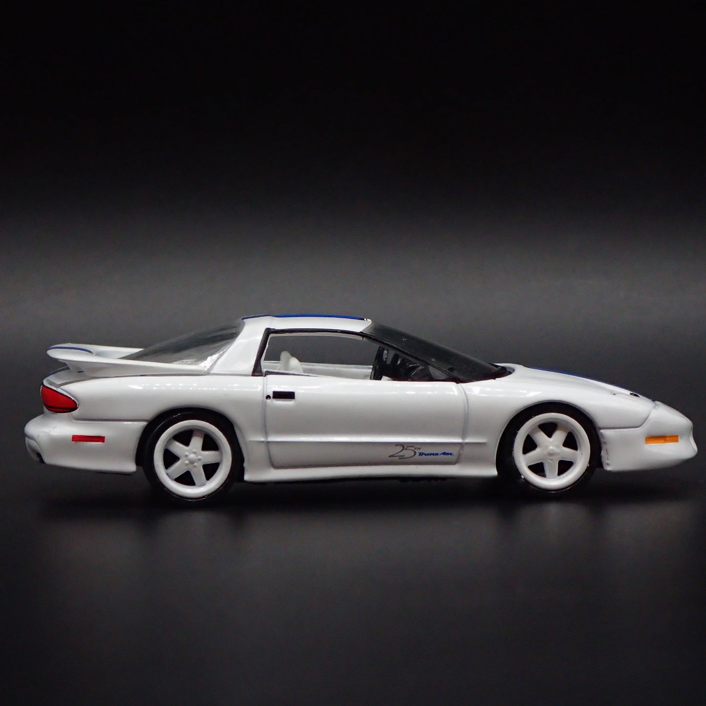 1994 94 PONTIAC FIREBIRD TRANS AM T/A 1:64 SCALE COLLECTIBLE DIECAST MODEL CAR