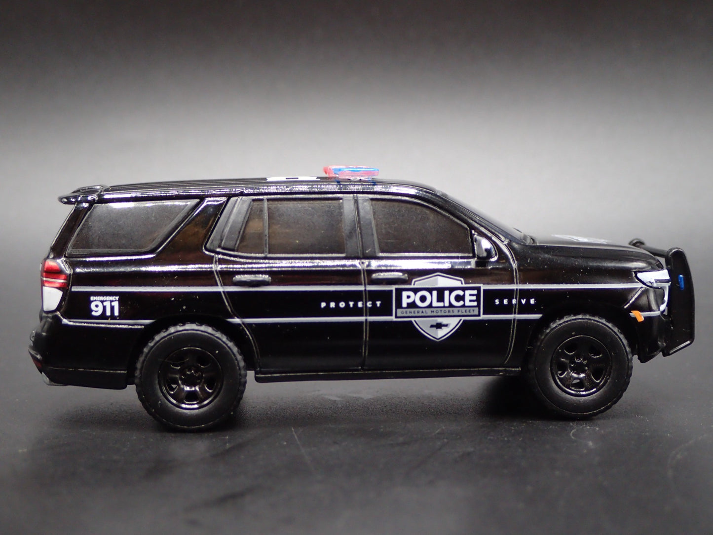 2021 CHEVY CHEVROLET TAHOE POLICE GM FLEET VEHICLE 1:64 SCALE DIECAST MODEL CAR