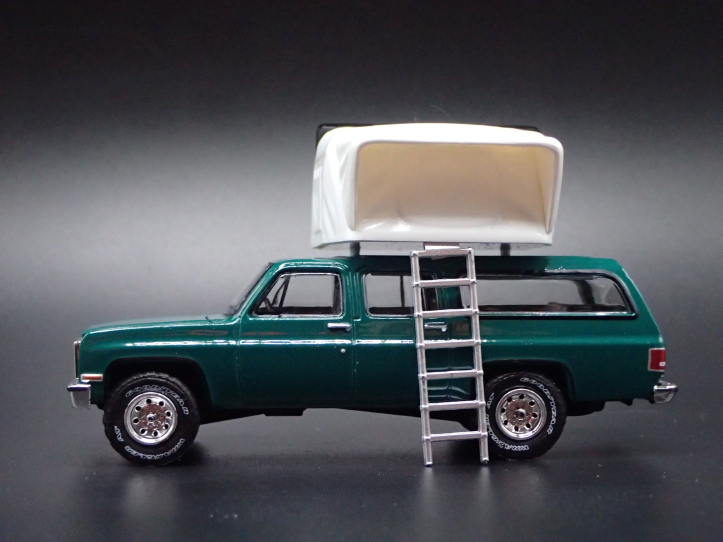 1973-1991 CHEVY CHEVROLET SUBURBAN w TENT GREEN 1:64 SCALE DIECAST MODEL CAR