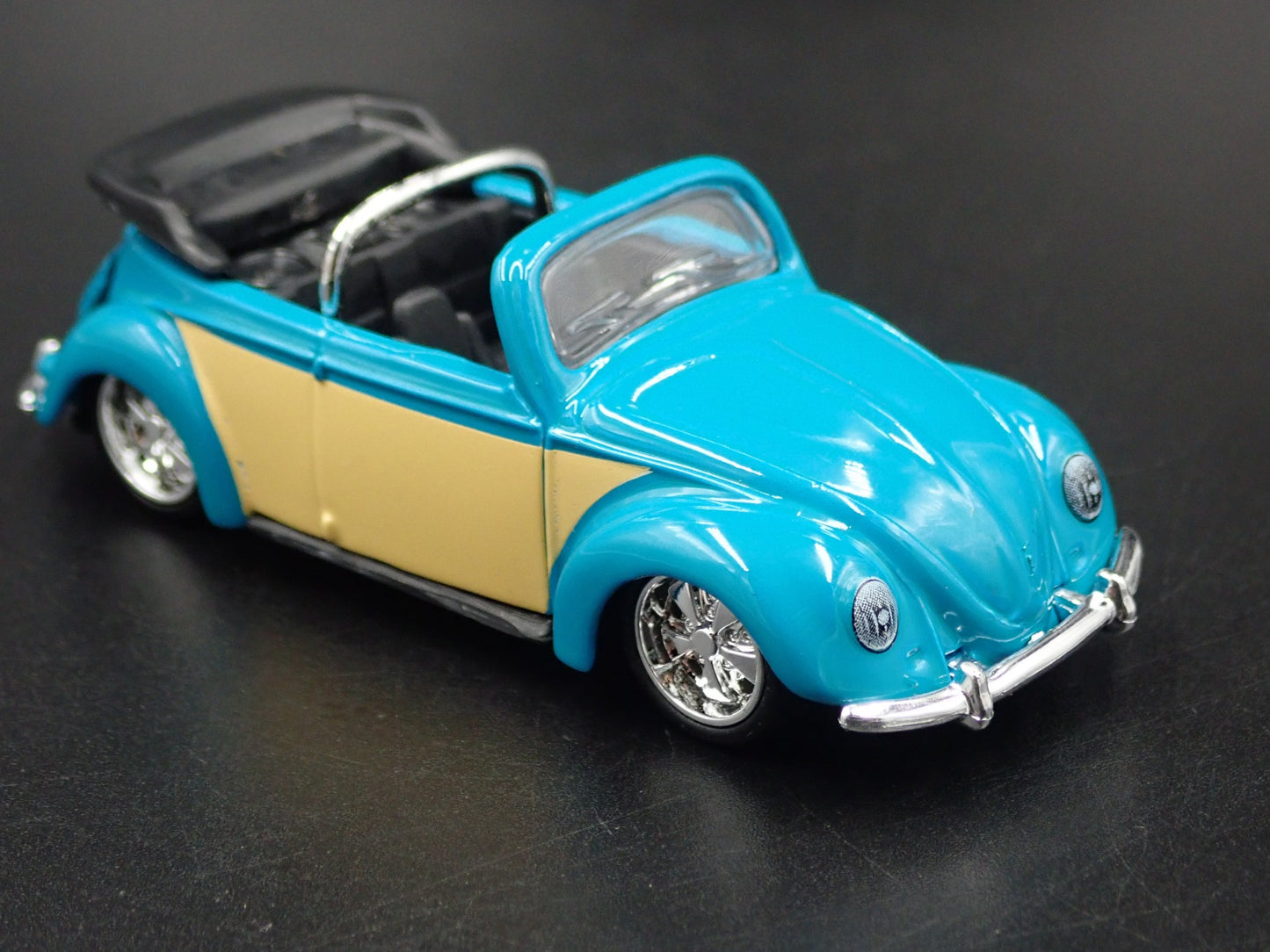 VW VOLKSWAGEN BEETLE BUG CABRIOLET CONVERTIBLE BLUE 1:64 SCALE DIECAST MODEL CAR