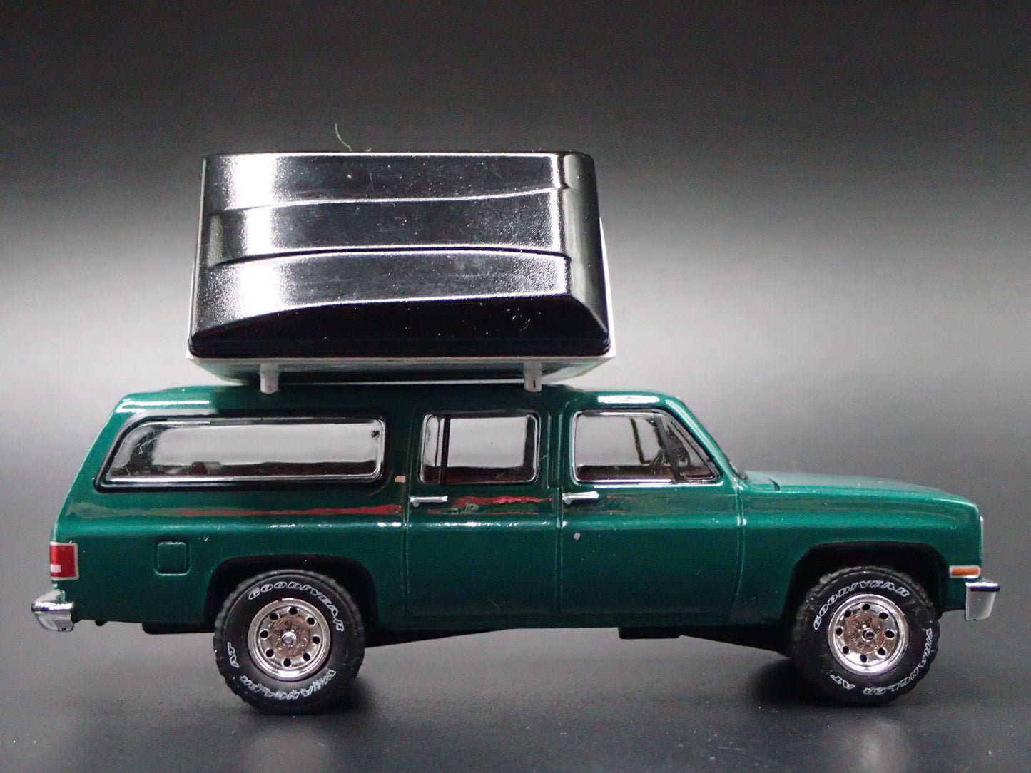 1973-1991 CHEVY CHEVROLET SUBURBAN w TENT GREEN 1:64 SCALE DIECAST MODEL CAR