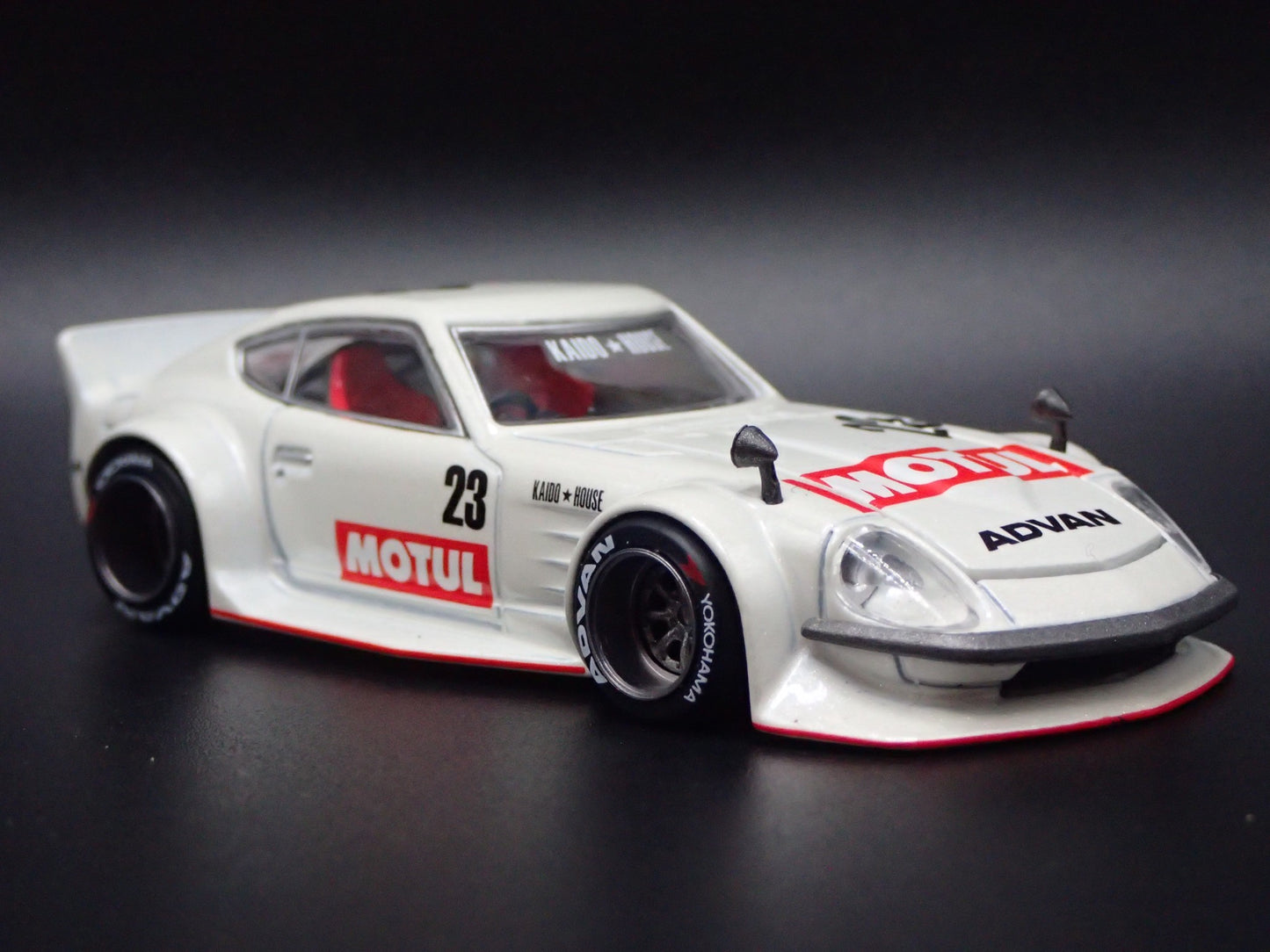DATSUN FAIRLADY Z MOTUL V3 KADIO HOUSE JDM 1/64 SCALE DIORAMA DIECAST MODEL CAR