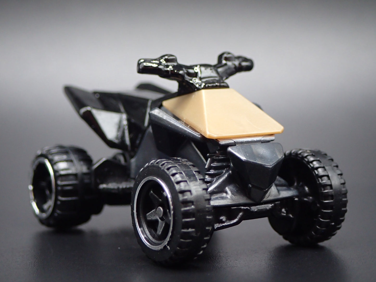 TESLA CYBERQUAD GOLD RARE 1:64 SCALE COLLECTIBLE DIORAMA DIECAST MODEL CAR