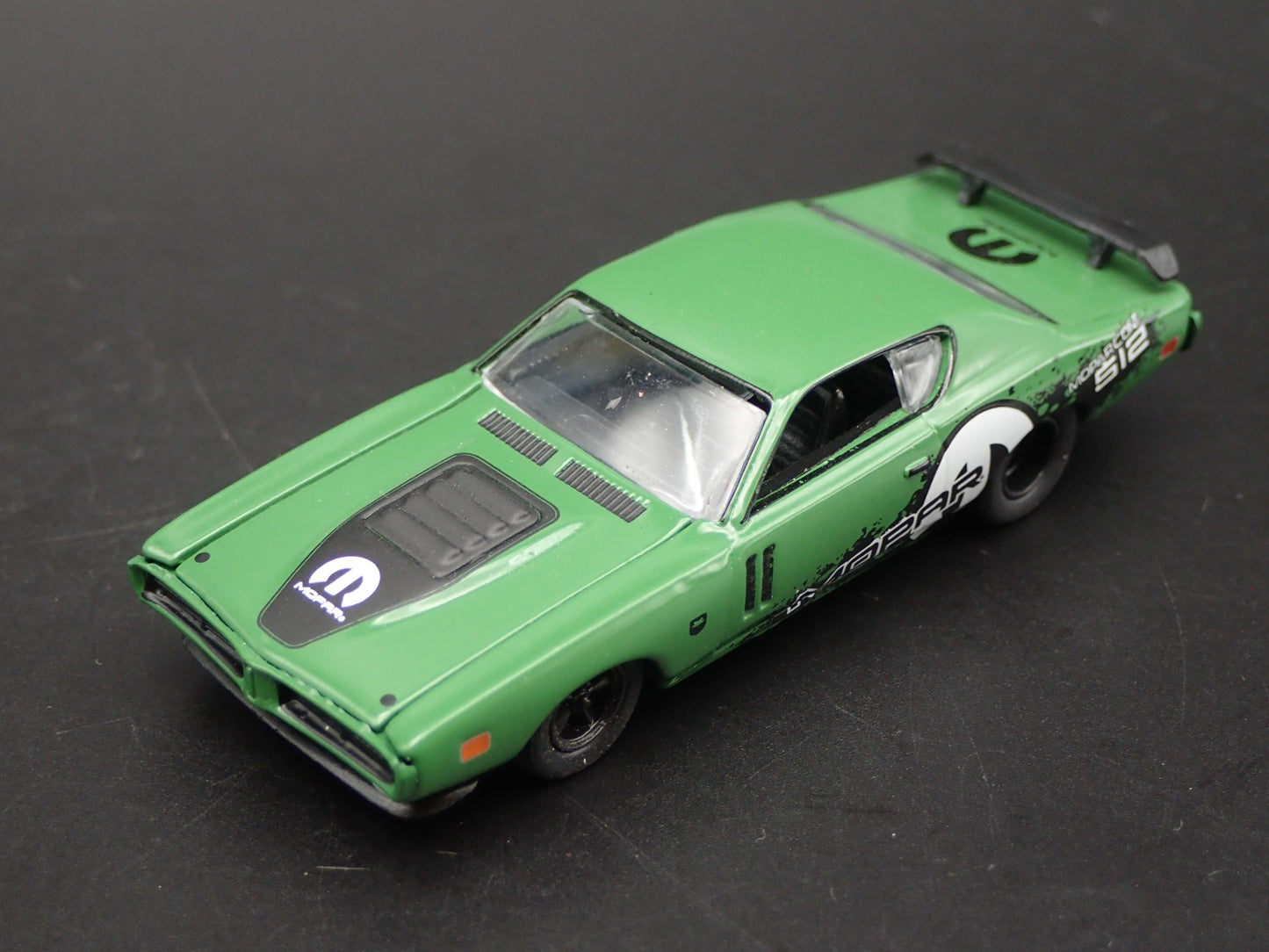 1971 71 DODGE CHARGER MOPAR 1/64 SCALE COLLECTIBLE DIORAMA DIECAST MODEL CAR