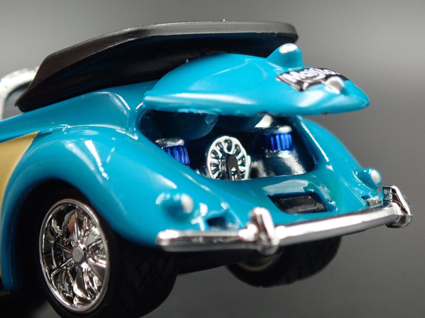 VW VOLKSWAGEN BEETLE BUG CABRIOLET CONVERTIBLE BLUE 1:64 SCALE DIECAST MODEL CAR