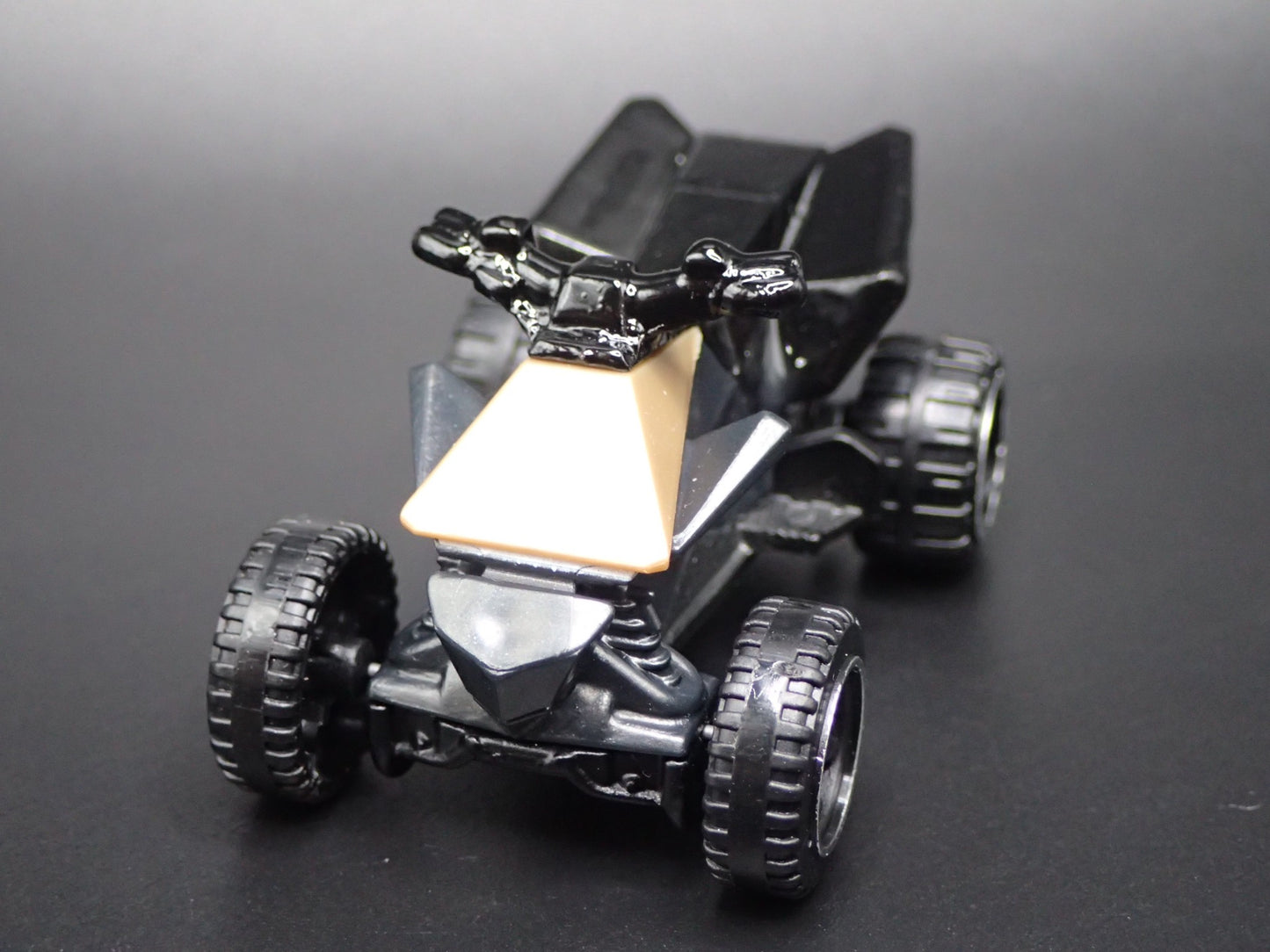 TESLA CYBERQUAD GOLD RARE 1:64 SCALE COLLECTIBLE DIORAMA DIECAST MODEL CAR