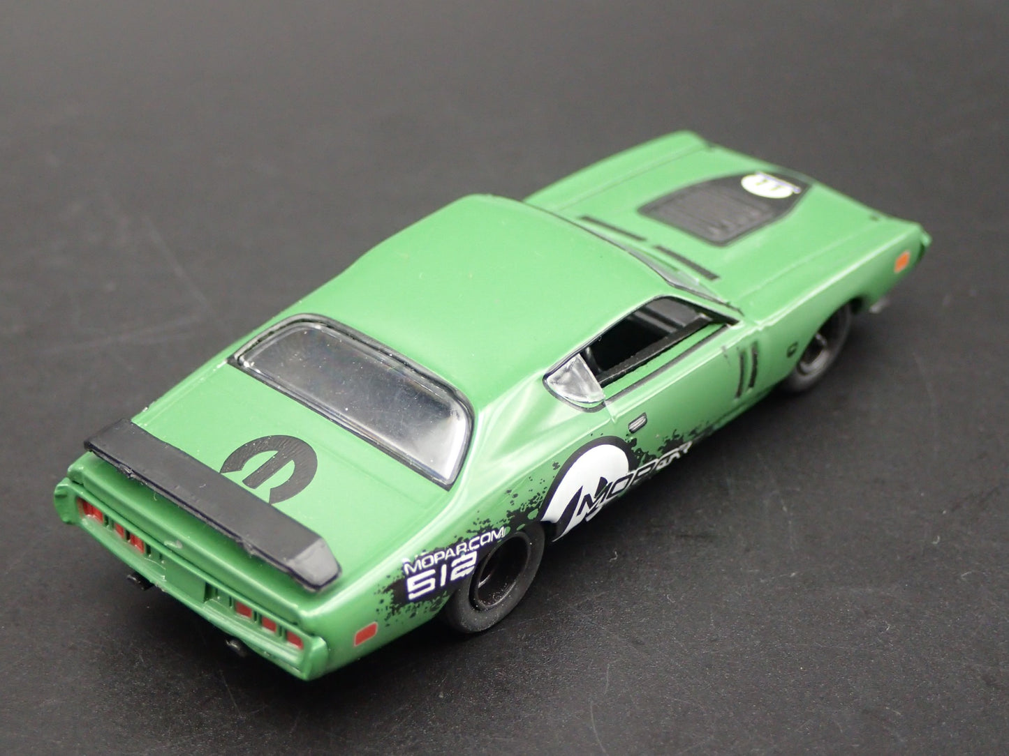 1971 71 DODGE CHARGER MOPAR 1/64 SCALE COLLECTIBLE DIORAMA DIECAST MODEL CAR