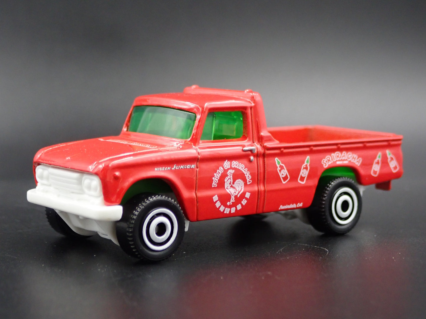 1962-1966 NISSAN JUNIOR PICKUP TRUCK HITCH 1:64 SCALE DIORAMA DIECAST MODEL CAR