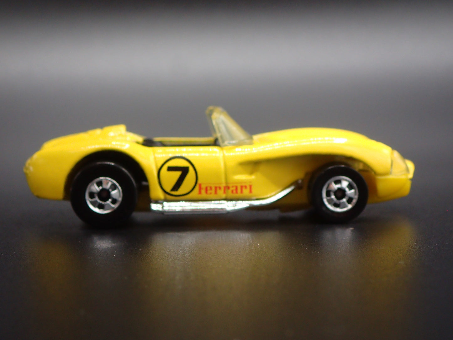 1952-1964 FERRARI 250 CONVERTIBLE YELLOW 1:64 SCALE DIORAMA DIECAST MODEL CAR