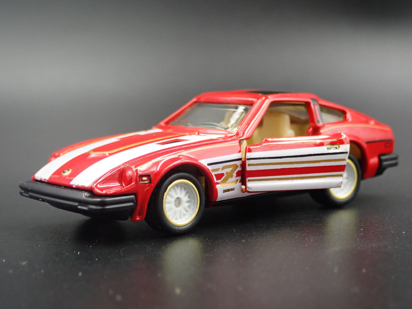 1982 82 DATSUN 280ZX JDM RED 1:64 SCALE COLLECTIBLE DIORAMA DIECAST MODEL CAR