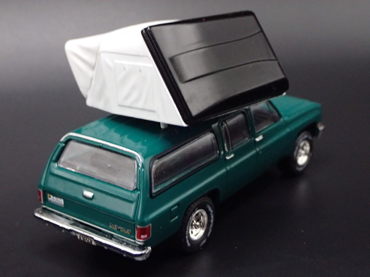 1973-1991 CHEVY CHEVROLET SUBURBAN w TENT GREEN 1:64 SCALE DIECAST MODEL CAR