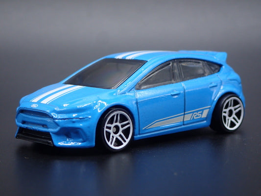 2011 - 2018 FORD FOCUS RS BLUE 1:64 SCALE COLLECTIBLE DIORAMA DIECAST MODEL CAR