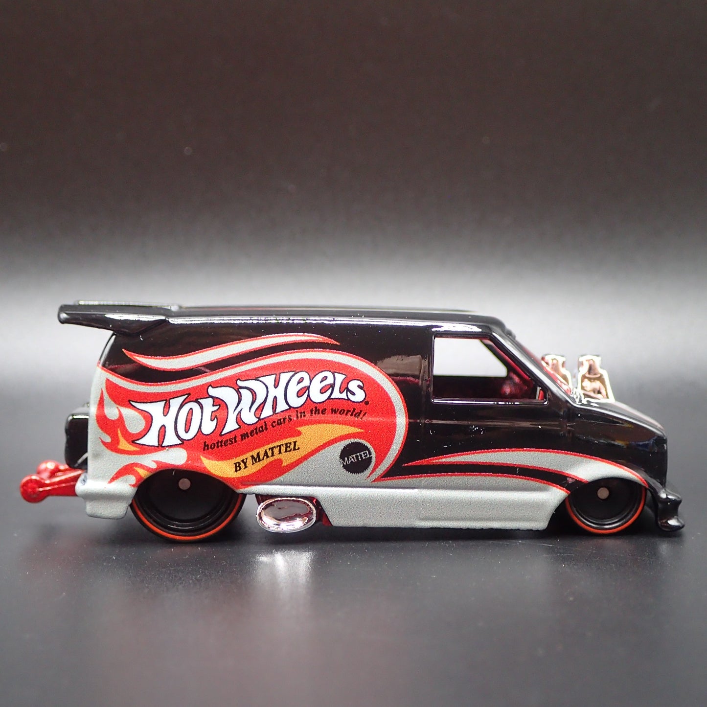 1985 CHEVY CHEVROLET ASTRO VAN HOT WHEELS 1:64 SCALE DIORAMA DIECAST MODEL CAR