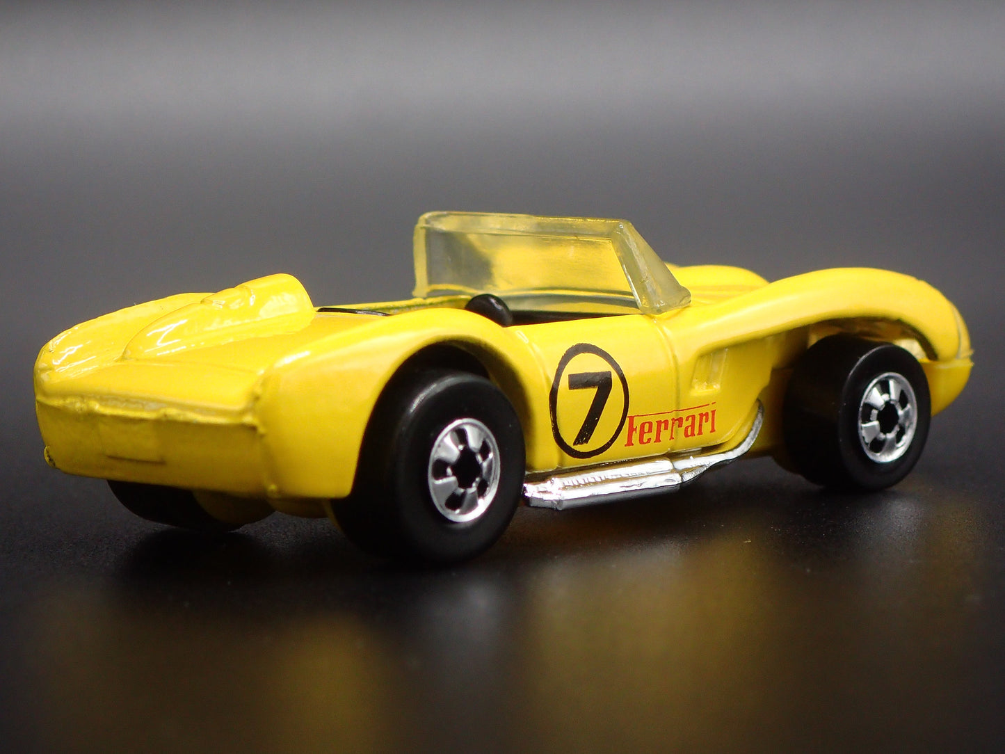 1952-1964 FERRARI 250 CONVERTIBLE YELLOW 1:64 SCALE DIORAMA DIECAST MODEL CAR