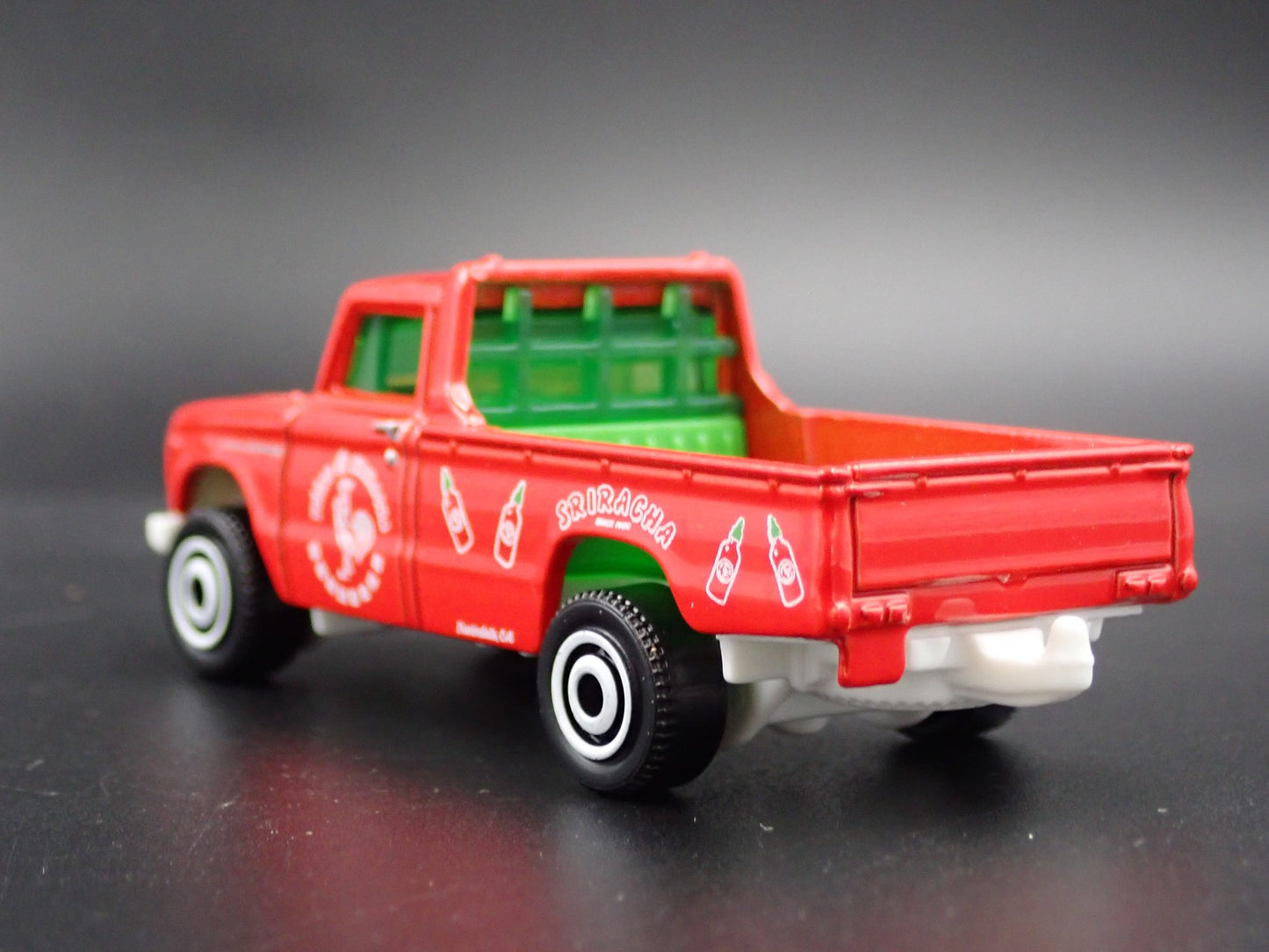 1962-1966 NISSAN JUNIOR PICKUP TRUCK HITCH 1:64 SCALE DIORAMA DIECAST MODEL CAR