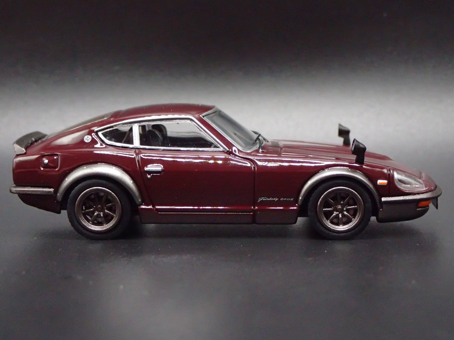 NISSAN FAIRLADY 240ZG HS30 JDM 1/64 SCALE COLLECTIBLE DIORAMA DIECAST MODEL CAR