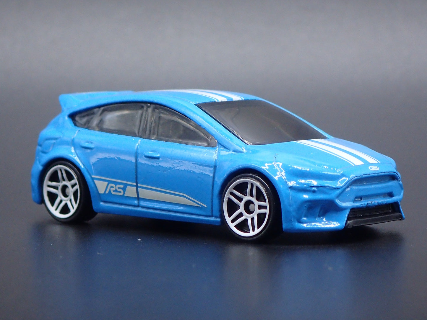 2011 - 2018 FORD FOCUS RS BLUE 1:64 SCALE COLLECTIBLE DIORAMA DIECAST MODEL CAR