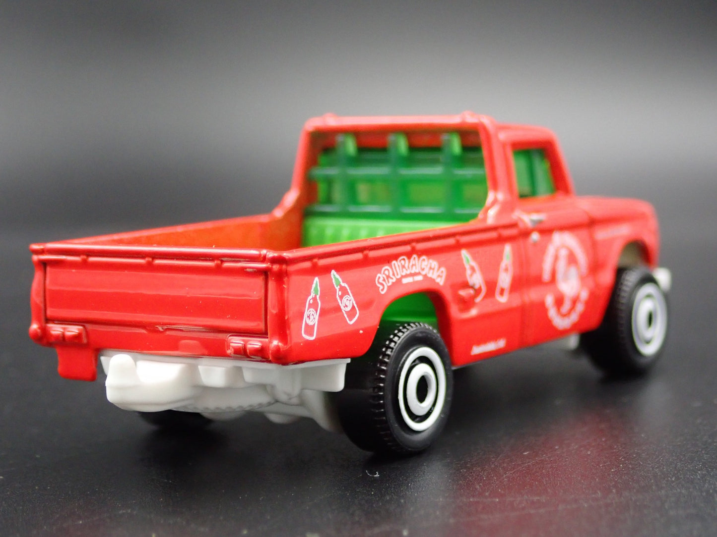 1962-1966 NISSAN JUNIOR PICKUP TRUCK HITCH 1:64 SCALE DIORAMA DIECAST MODEL CAR