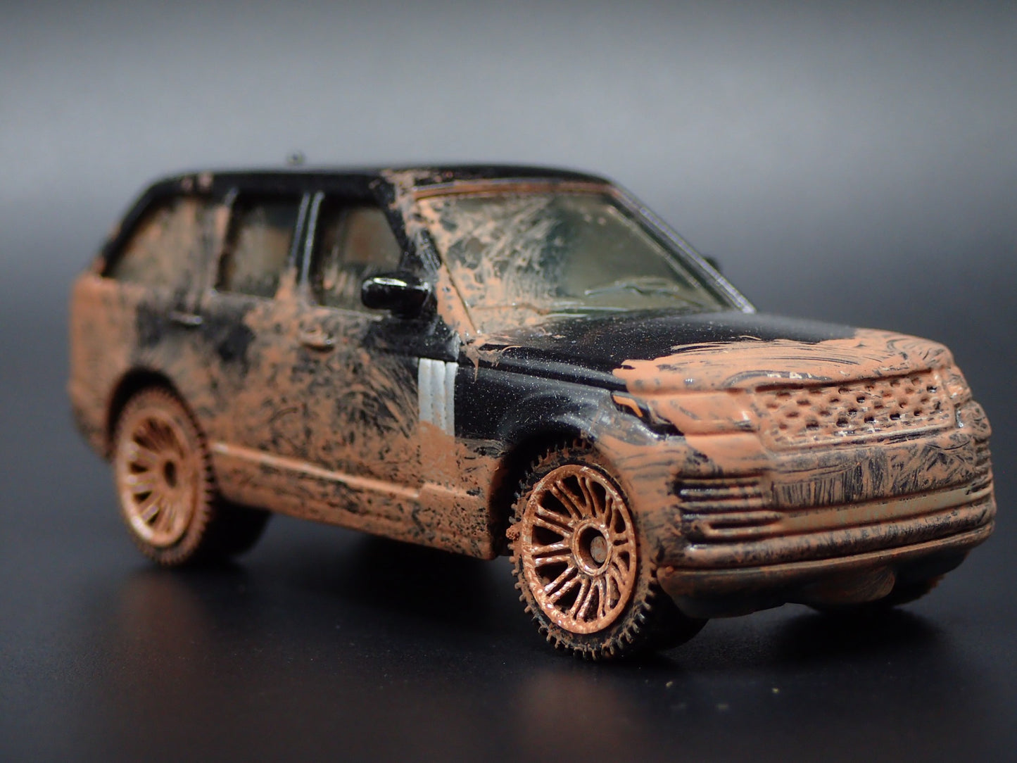 2013-2021 RANGE ROVER VOGUE SE MUDDY 1/64 SCALE COLLECTIBLE DIECAST MODEL CAR