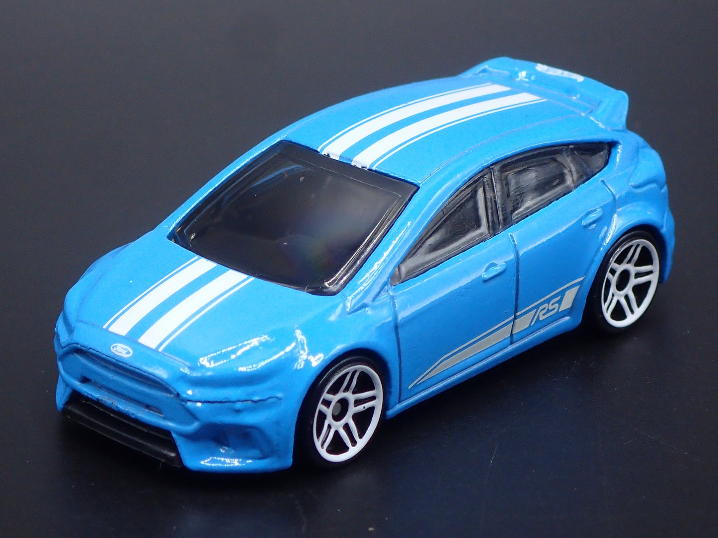 2011 - 2018 FORD FOCUS RS BLUE 1:64 SCALE COLLECTIBLE DIORAMA DIECAST MODEL CAR