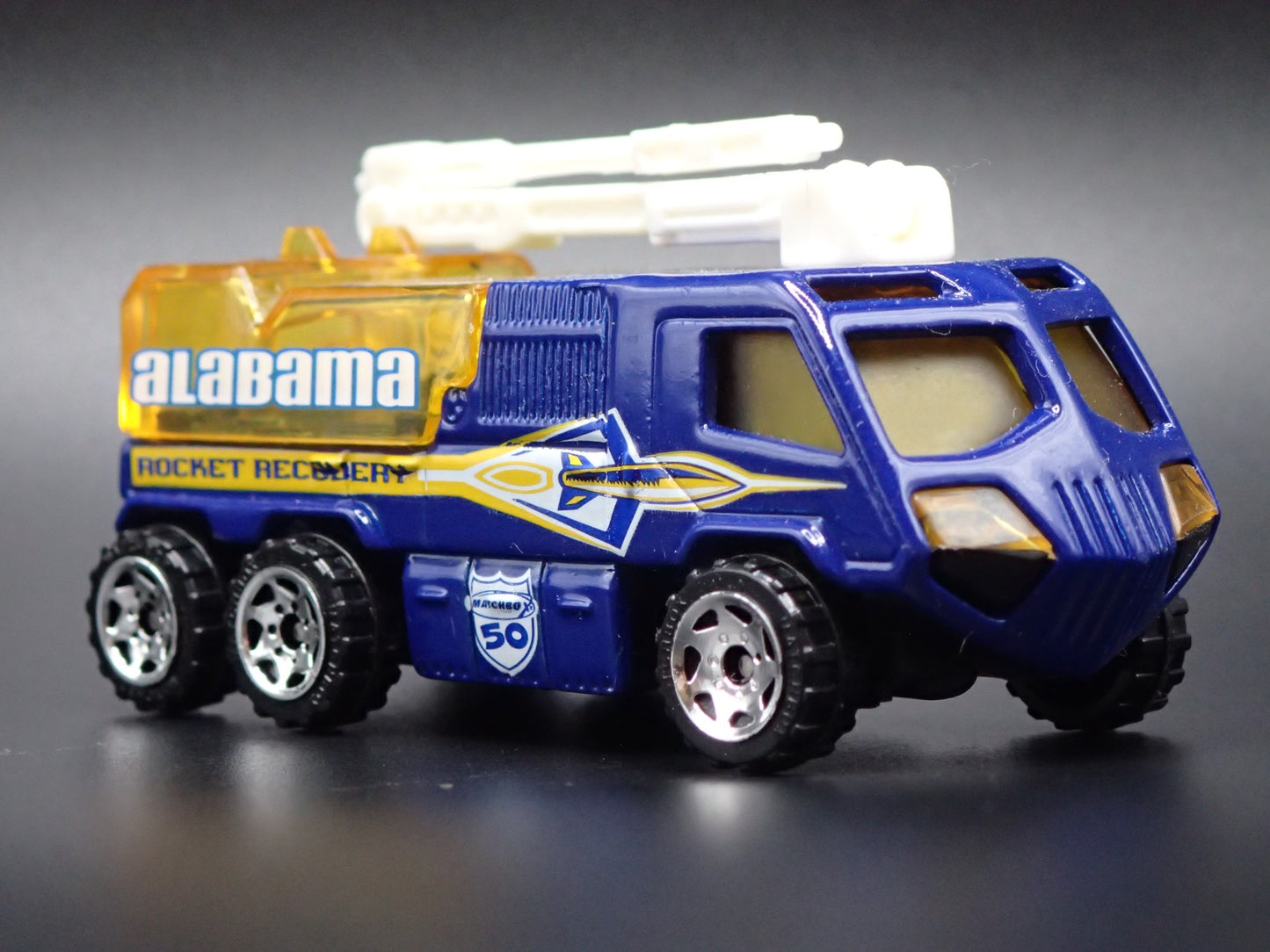 AIRPORT FIRE TRUCK ALABAMA BLUE 1:64 MB SCALE DIORAMA DIECAST MODEL CAR