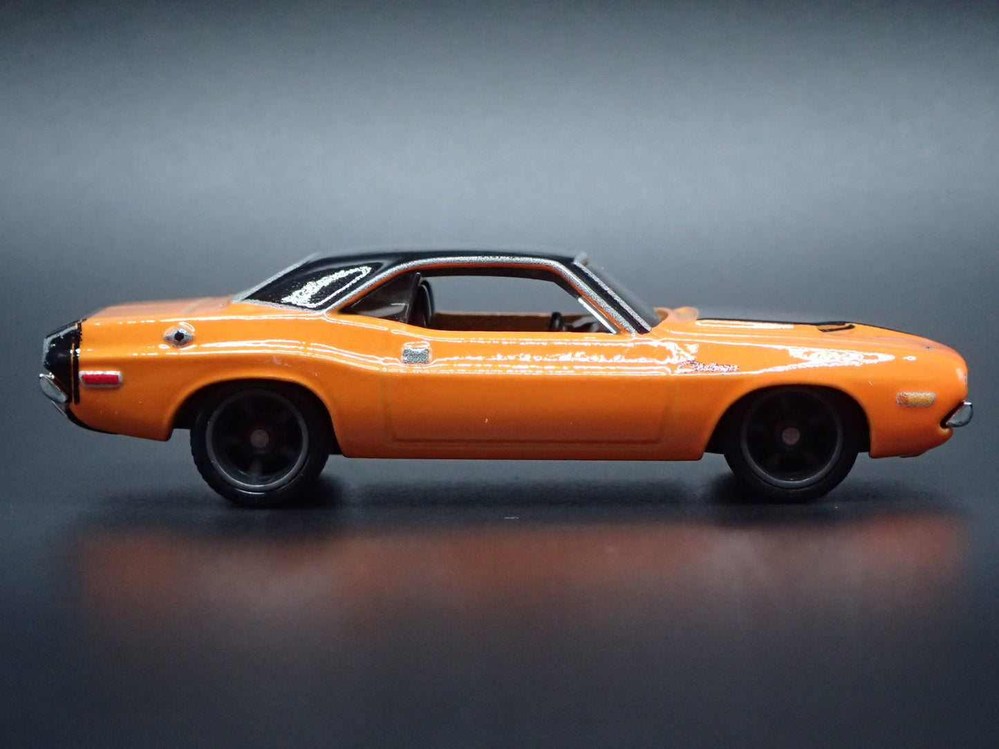 1970 70 DODGE CHALLENGER RT ORANGE 1:64 SCALE COLLECTIBLE DIECAST MODEL CAR