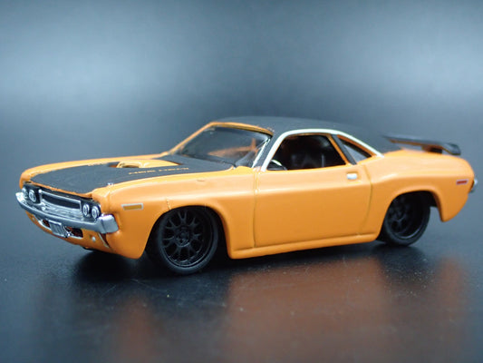 1970 70 DODGE CHALLENGER RT 1:64 SCALE COLLECTIBLE DIORAMA DIECAST MODEL CAR