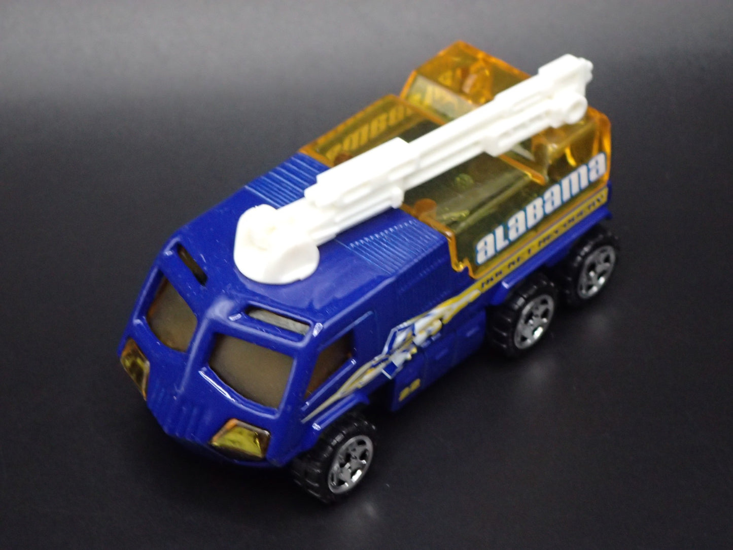 AIRPORT FIRE TRUCK ALABAMA BLUE 1:64 MB SCALE DIORAMA DIECAST MODEL CAR