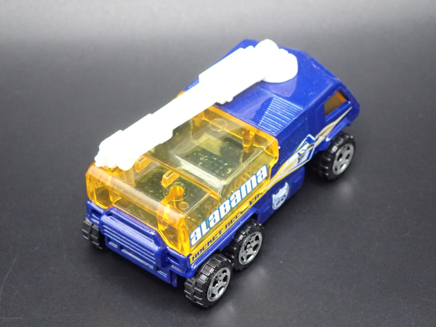 AIRPORT FIRE TRUCK ALABAMA BLUE 1:64 MB SCALE DIORAMA DIECAST MODEL CAR
