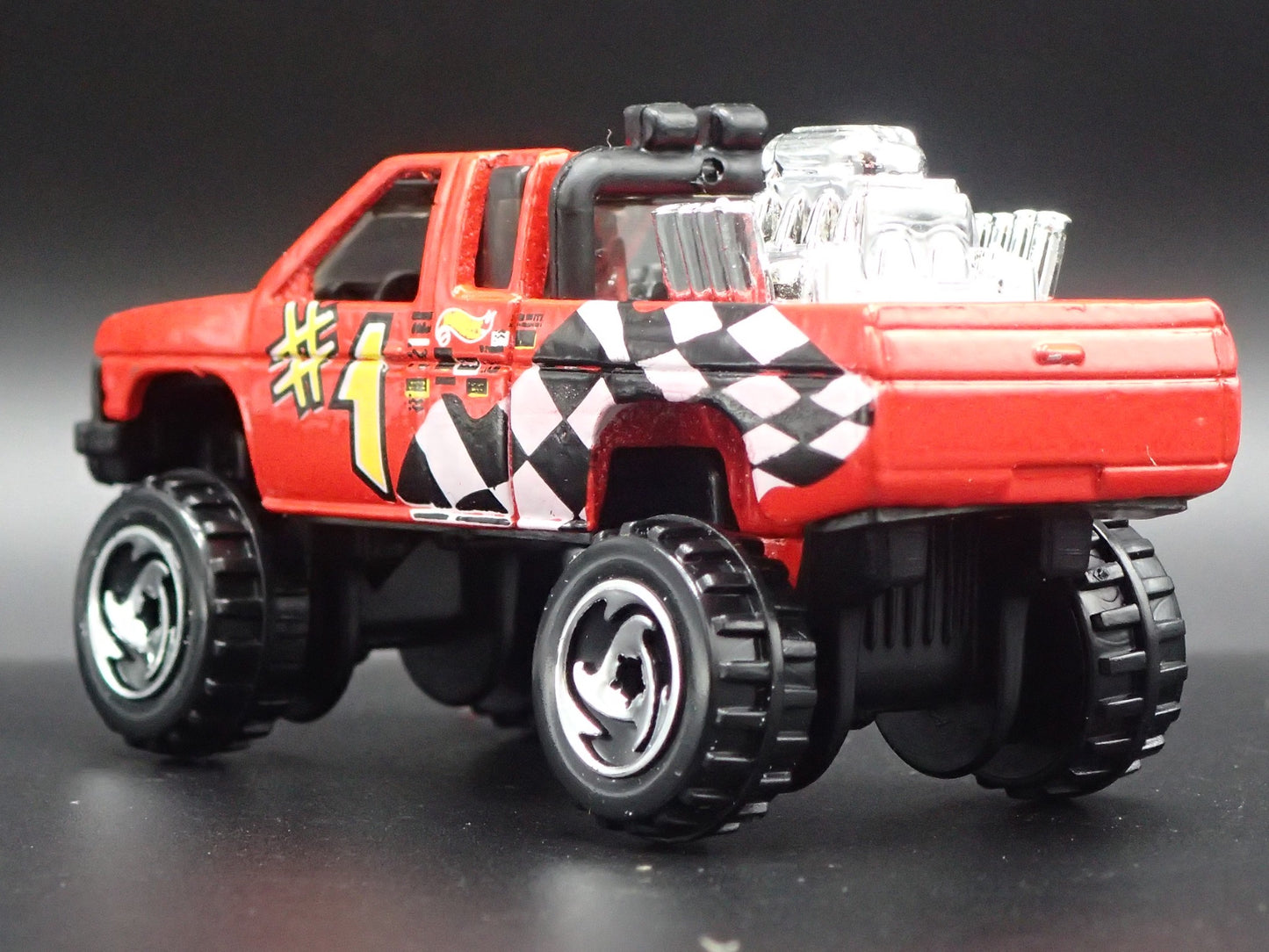 NISSAN HARDBODY 4X4 PICKUP TRUCK RED RARE 1:64 SCALE DIORAMA DIECAST MODEL CAR