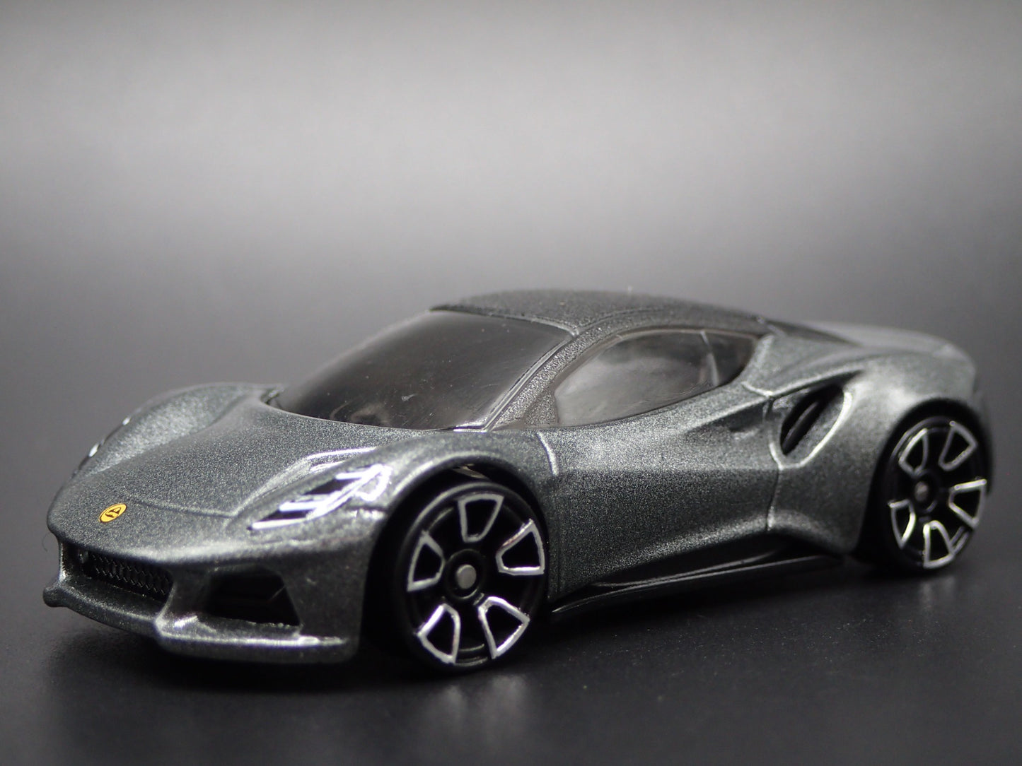2021-2025 LOTUS EMIRA GRAY 1/64 SCALE COLLECTIBLE DIORAMA DIECAST MODEL CAR