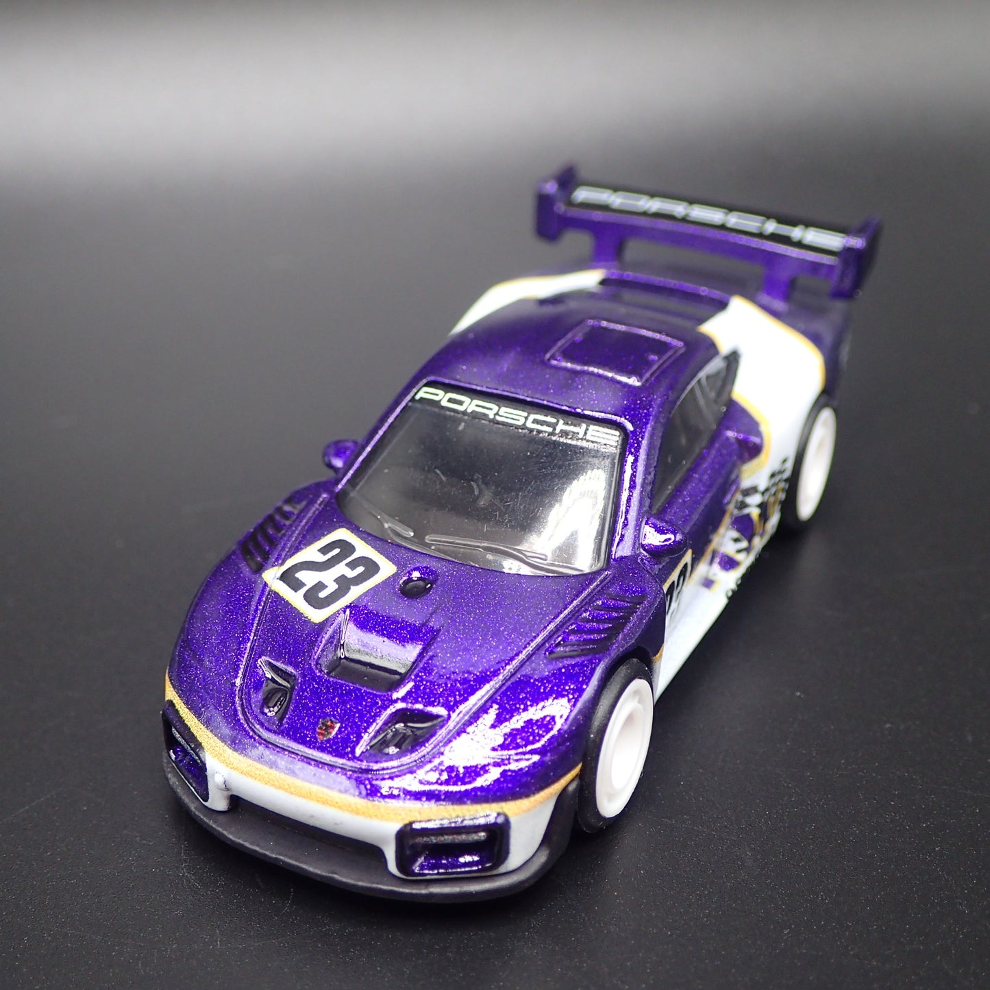 1976-1981 PORSCHE 935-78 RACING K&W 1:64 SCALE COLLECTIBLE DIECAST MODEL CAR