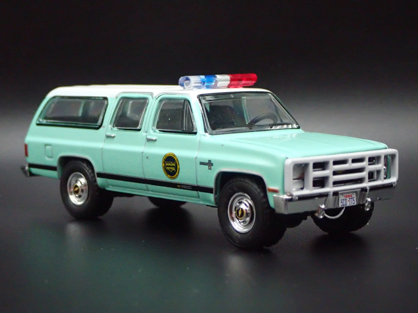 1990 CHEVY CHEVROLET SUBURBAN K20 US BORDER PATROL 1:64 SCALE DIECAST MODEL CAR
