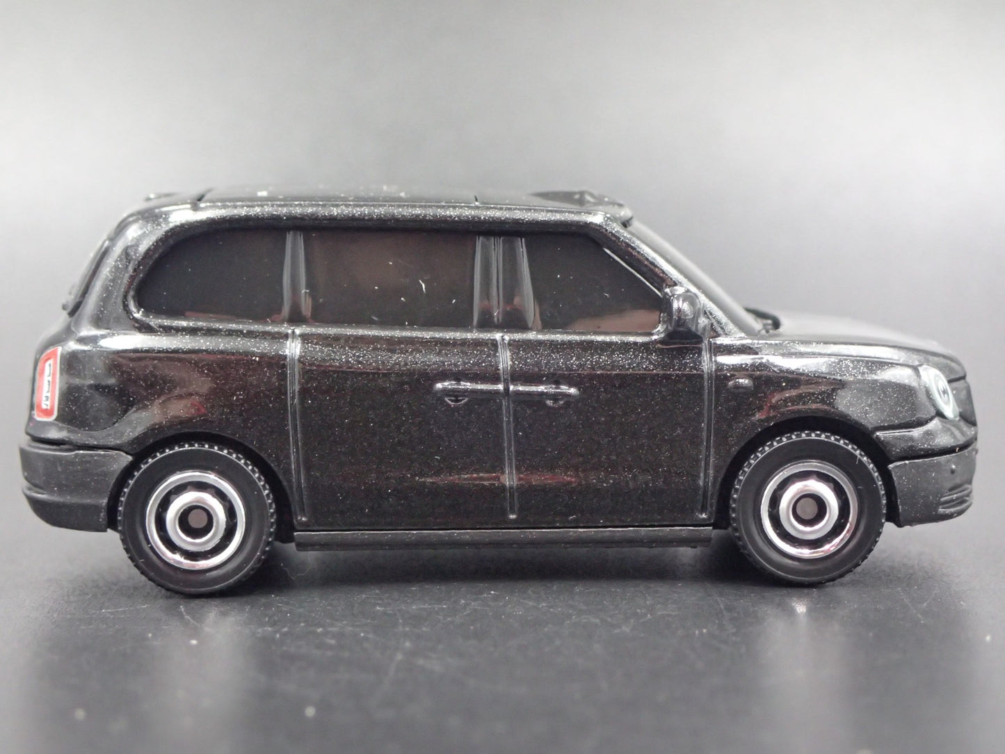 2017-2025 LEVC TX TABI CAB BLACK 1:64 SCALE COLLECTIBLE DIECAST MODEL CAR