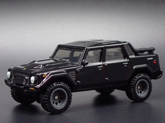 1986-1993 LAMBORGHINI LM002 SUV 1:64 SCALE COLLECTIBLE DIORAMA DIECAST MODEL CAR