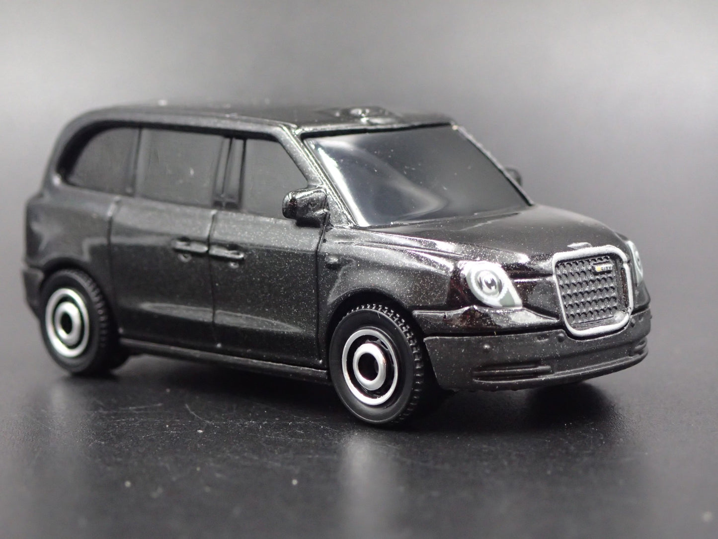 2017-2025 LEVC TX TABI CAB BLACK 1:64 SCALE COLLECTIBLE DIECAST MODEL CAR