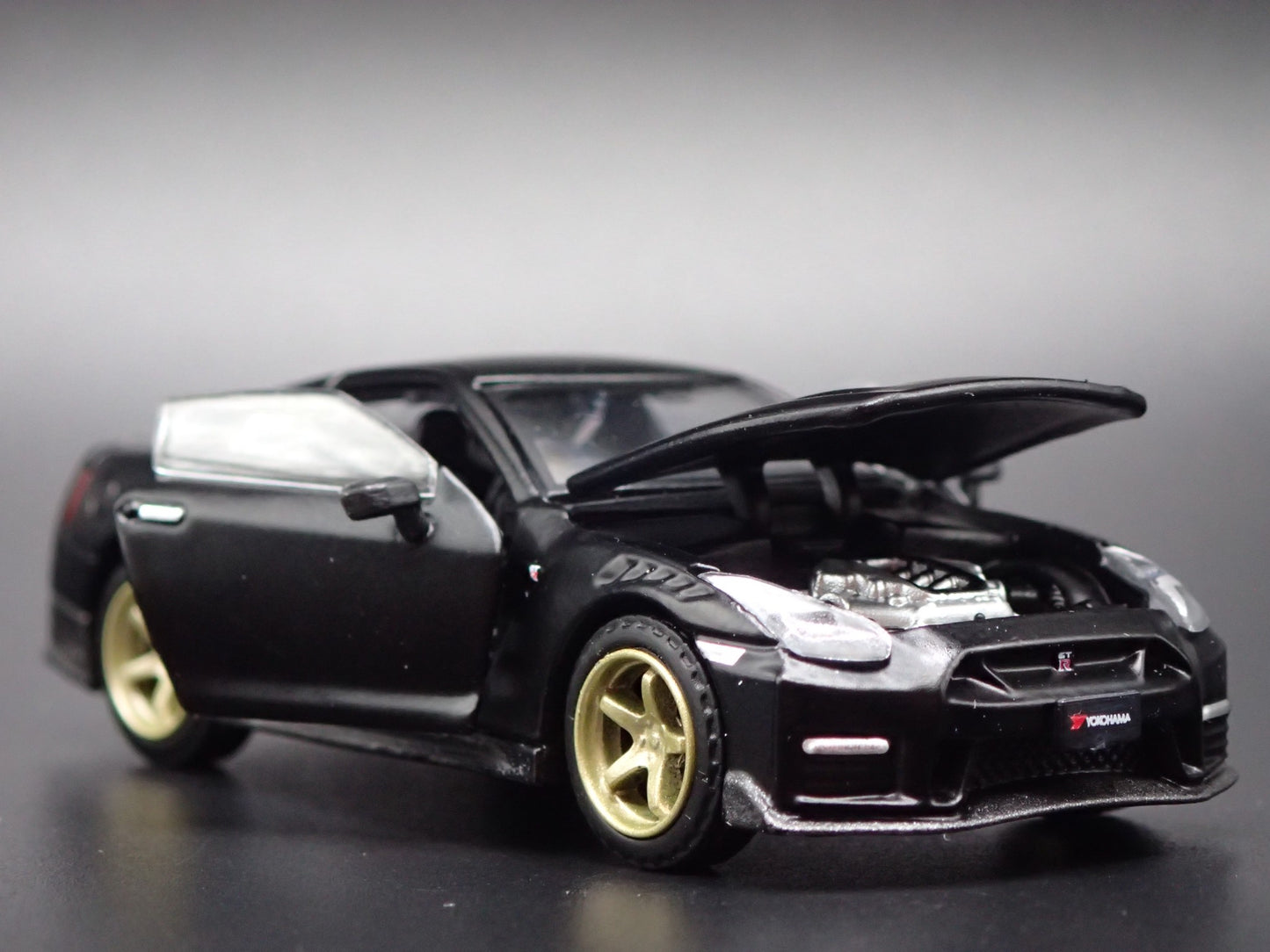 1993-1998 NISSAN SKYLINE GTR BCNR33 BLACK 1:64 SCALE DIORAMA DIECAST MODEL CAR