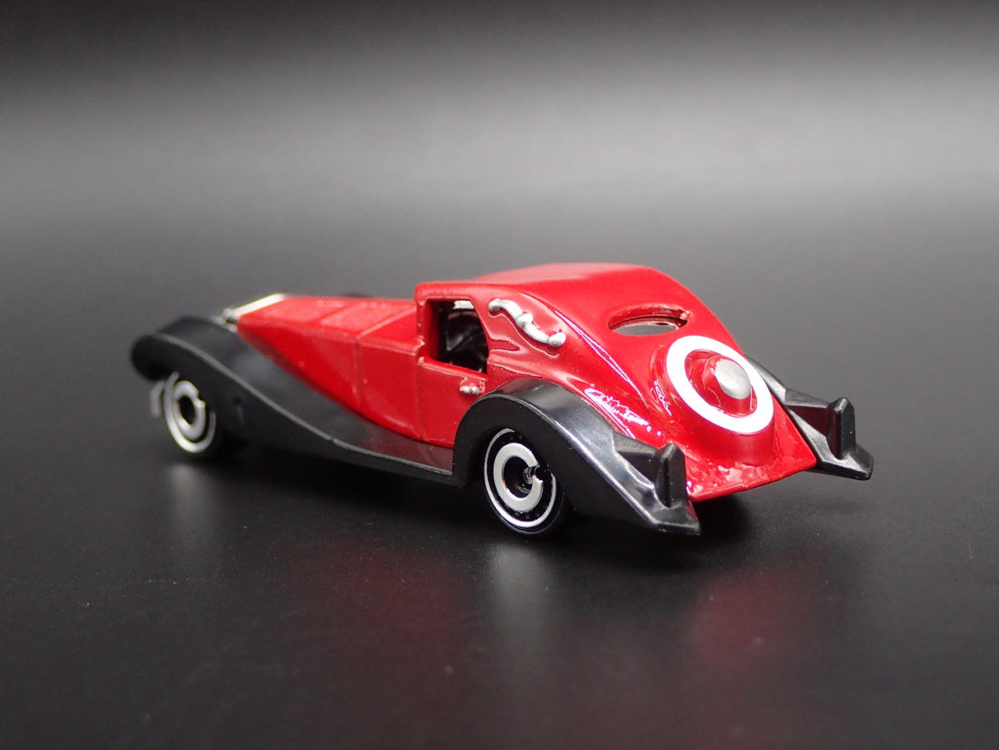 101 DALMATIANS CRUELLA DE VIL CAR RARE 1/64 SCALE DIORAMA DIECAST MODEL CAR