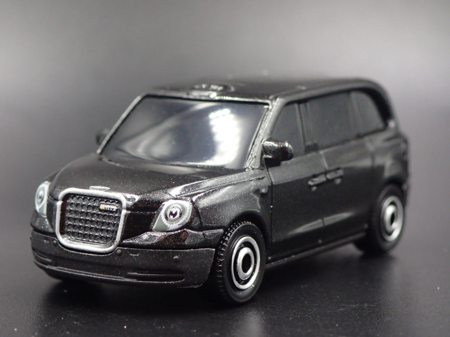 2017-2025 LEVC TX TABI CAB BLACK 1:64 SCALE COLLECTIBLE DIECAST MODEL CAR