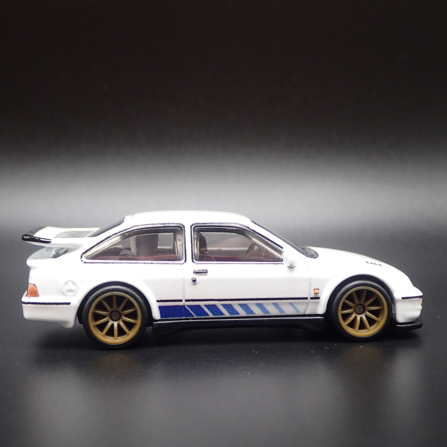 1987 87 FORD ESCORT COSWORTH 1:64 SCALE COLLECTIBLE DIORAMA DIECAST MODEL CAR