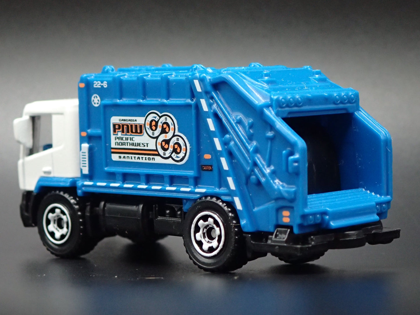MODERN GARBAGE RECYCLING TRASH TRUCK 1/64 MB SCALE DIORAMA DIECAST MODEL CAR